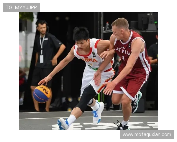 重庆篮球队在世界杯积分榜中以66分稳居第一名展现强劲实力